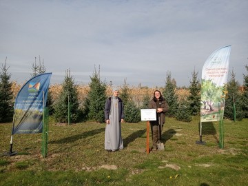 Nowy sad założony przy Parafii Kościoła Starokatolickiego Mariawitów w Lipce 27.10.2021r. w ramach projektu Owoce pamięci, 